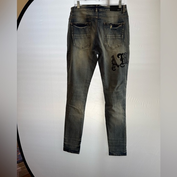 AMIRI SKINNY DESTROYED EMBROIDERED LETTERS FRAYED BUTTON FLY LIGHT WASH 32 - Picture 4 of 15